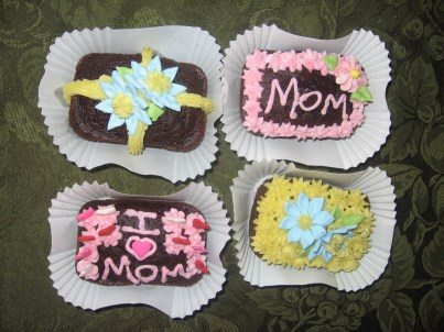Mini Loaf Cakes for Mother's Day